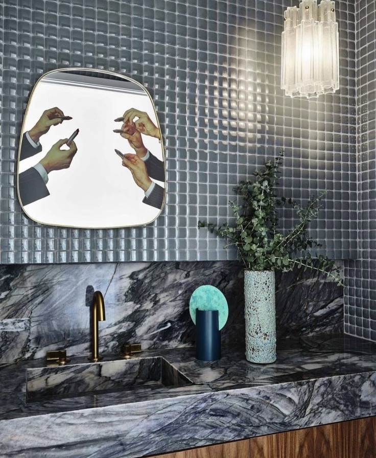 Seletti Toiletpaper Mirror Gold Frame Lipsticks